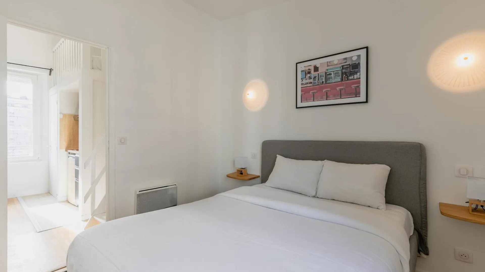 Brand New - Exquisite And Sunny Parisian Loft Apartment France