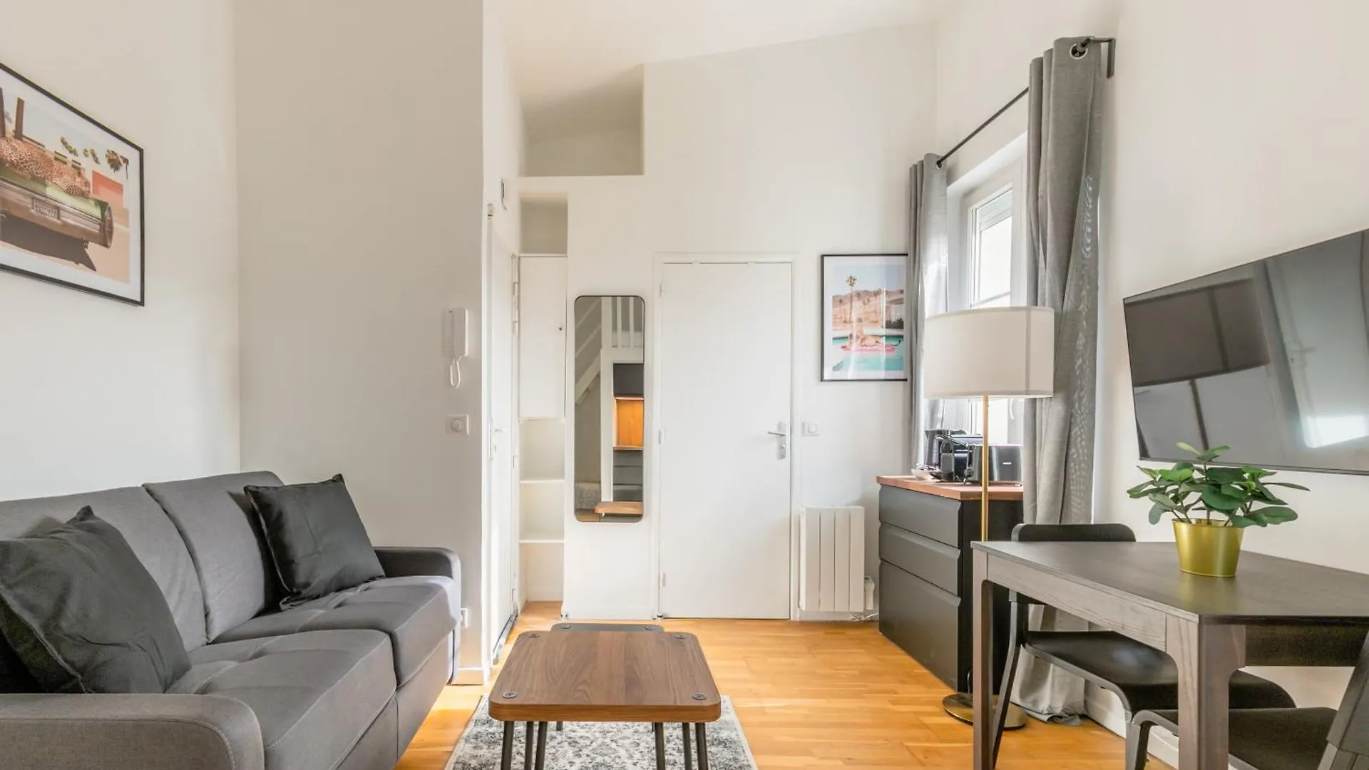 Brand New - Exquisite And Sunny Parisian Loft Apartment
